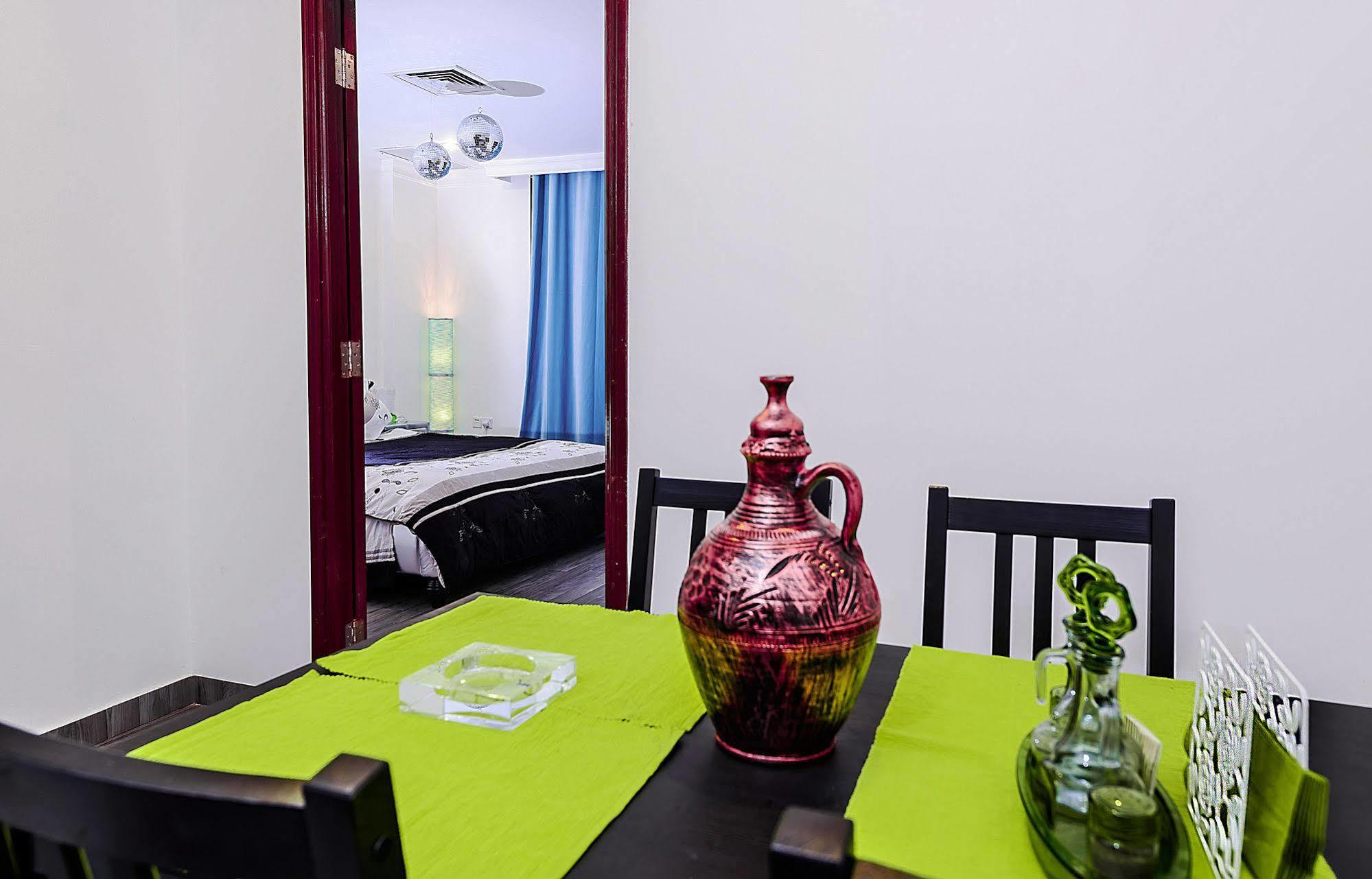 Bravo Royal Hotel Suites Kuwait City Exterior photo